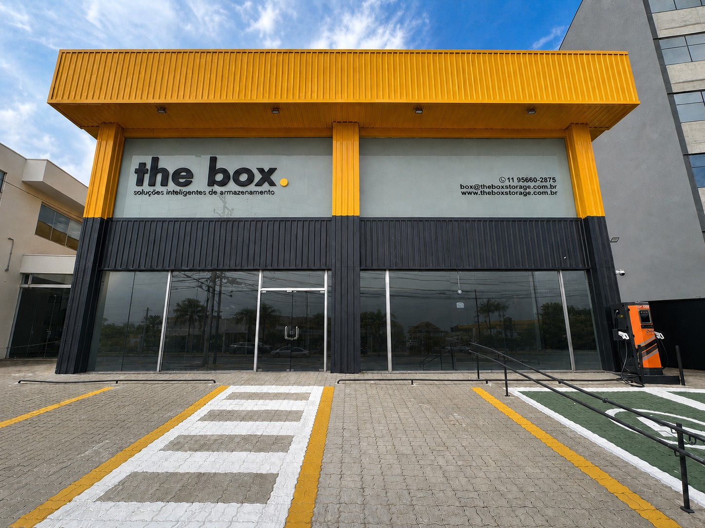 Fachada do self storage do The Box em Itu